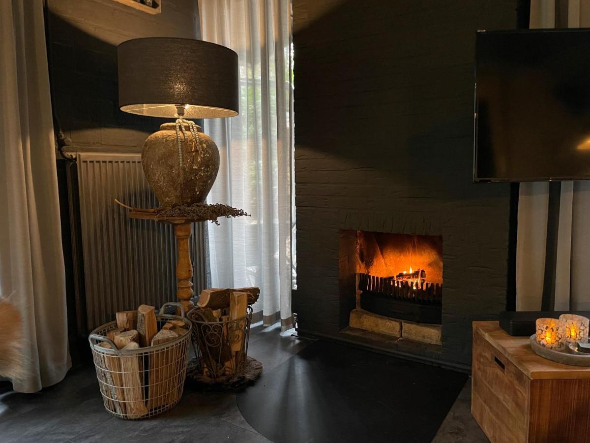 Lodge In Een Bosrijke Omgeving Met Hottub & Sauna Opt Rheezerveen المظهر الخارجي الصورة