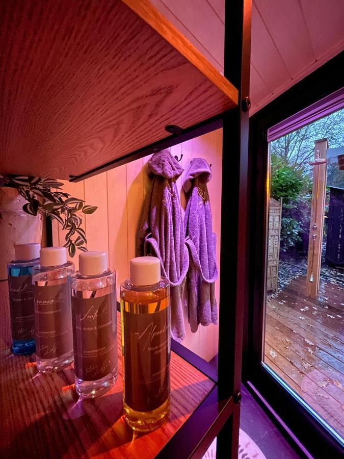 Lodge In Een Bosrijke Omgeving Met Hottub & Sauna Opt Rheezerveen المظهر الخارجي الصورة