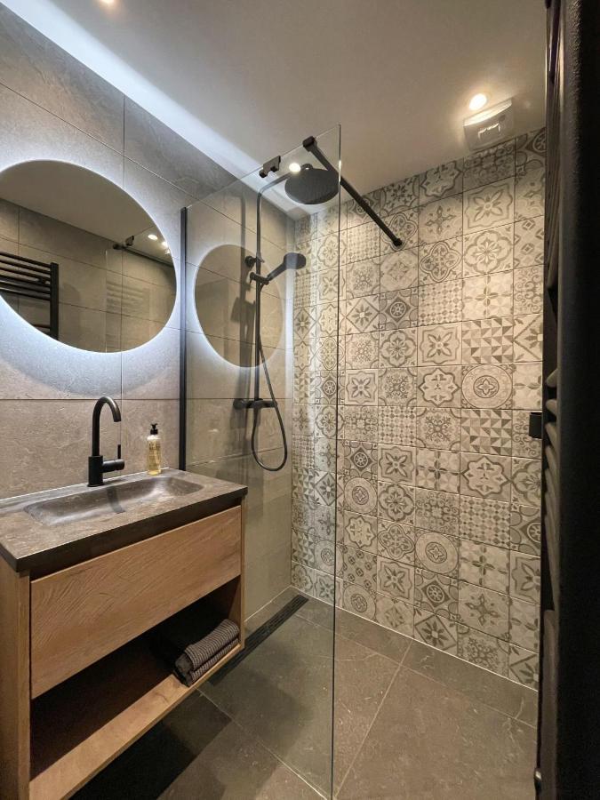 Lodge In Een Bosrijke Omgeving Met Hottub & Sauna Opt Rheezerveen المظهر الخارجي الصورة