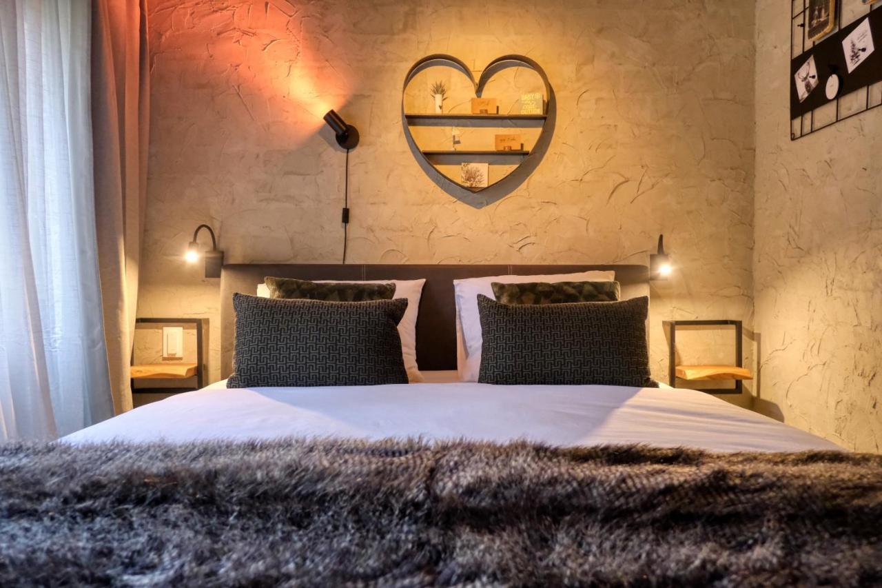 Lodge In Een Bosrijke Omgeving Met Hottub & Sauna Opt Rheezerveen المظهر الخارجي الصورة