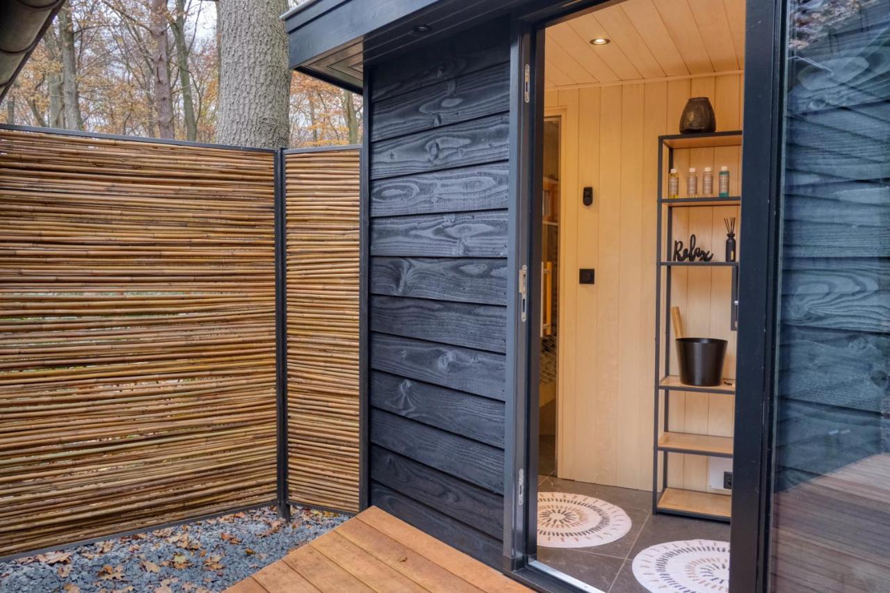 Lodge In Een Bosrijke Omgeving Met Hottub & Sauna Opt Rheezerveen المظهر الخارجي الصورة